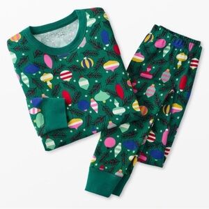 Hanna Andersson Green Ornament Pajama Set size 6-7